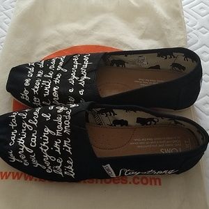 NWOT Demi Lovato Lyric Toms